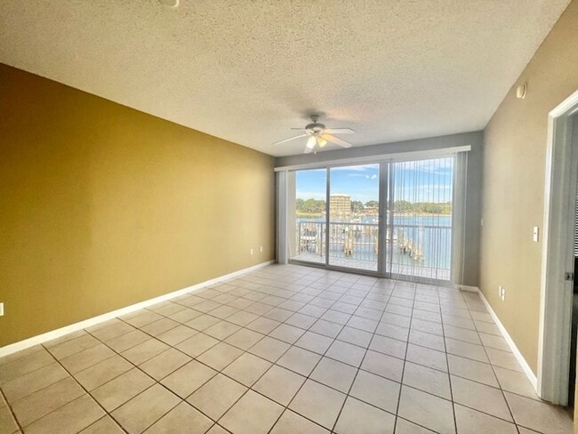Building Photo - 321 Bream Ave