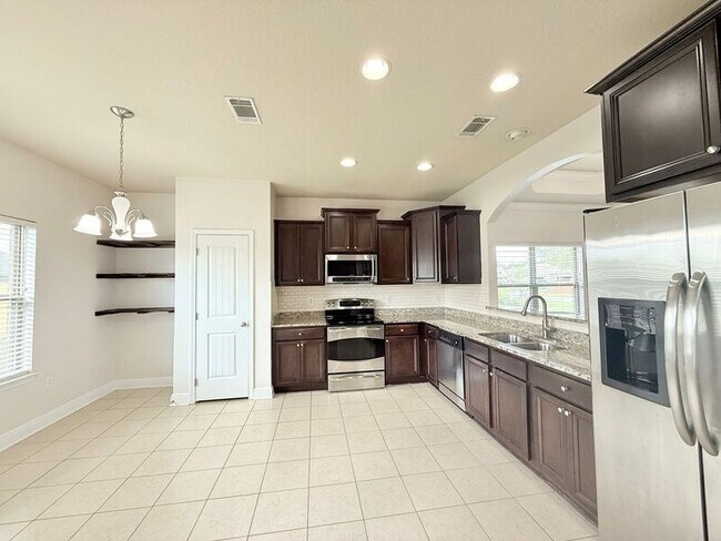 Building Photo - 5927 Palermo Dr