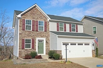 Building Photo - 4393 Sunset Dr
