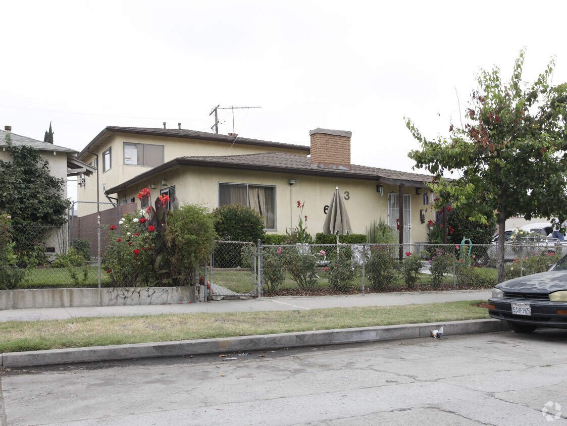 6623 Comfort Ave - 6623 Troost Ave