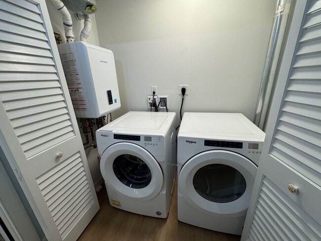 Building Photo - Beautiful 2 Bedroom 2 Bath Apartment on Ma...