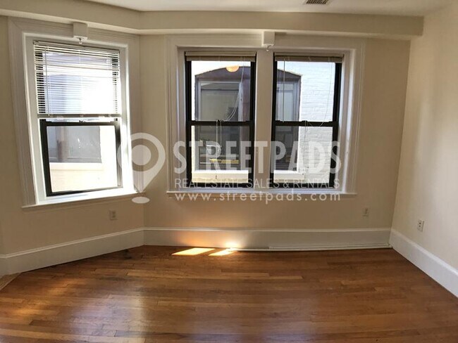 Building Photo - 2 bedroom in Cambridge MA 02139