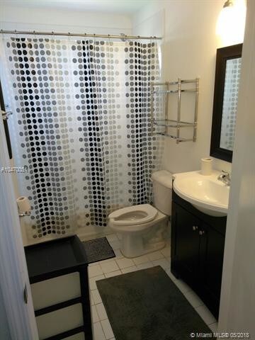 Foto del edificio - 1627 NW 18th St