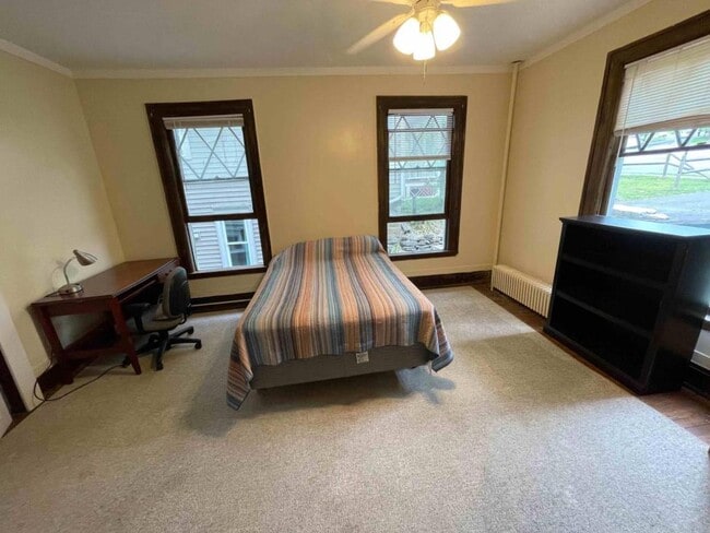 Foto del edificio - 526 Stewart Ave