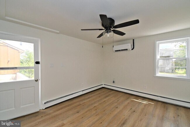 Foto del edificio - 4776 Old Easton Rd