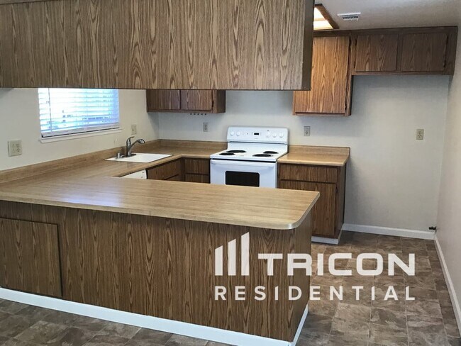 Foto del edificio - 9411 Aizenberg Cir