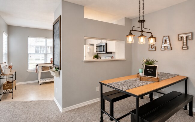 Foto del edificio - 5703 S Addison Ct