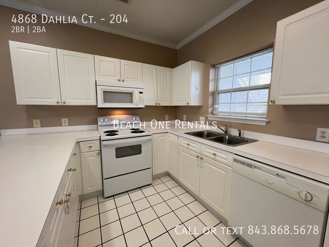 Foto del edificio - 4868 Dahlia Ct
