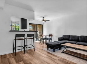 Building Photo - 5300 E Waverly Dr