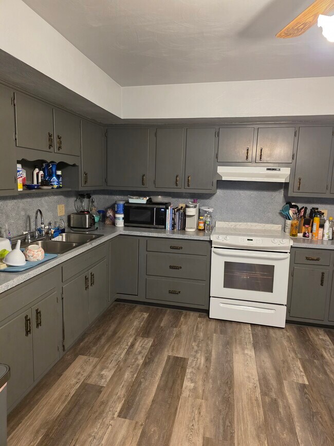 Foto del edificio - 1148 Creekside Dr