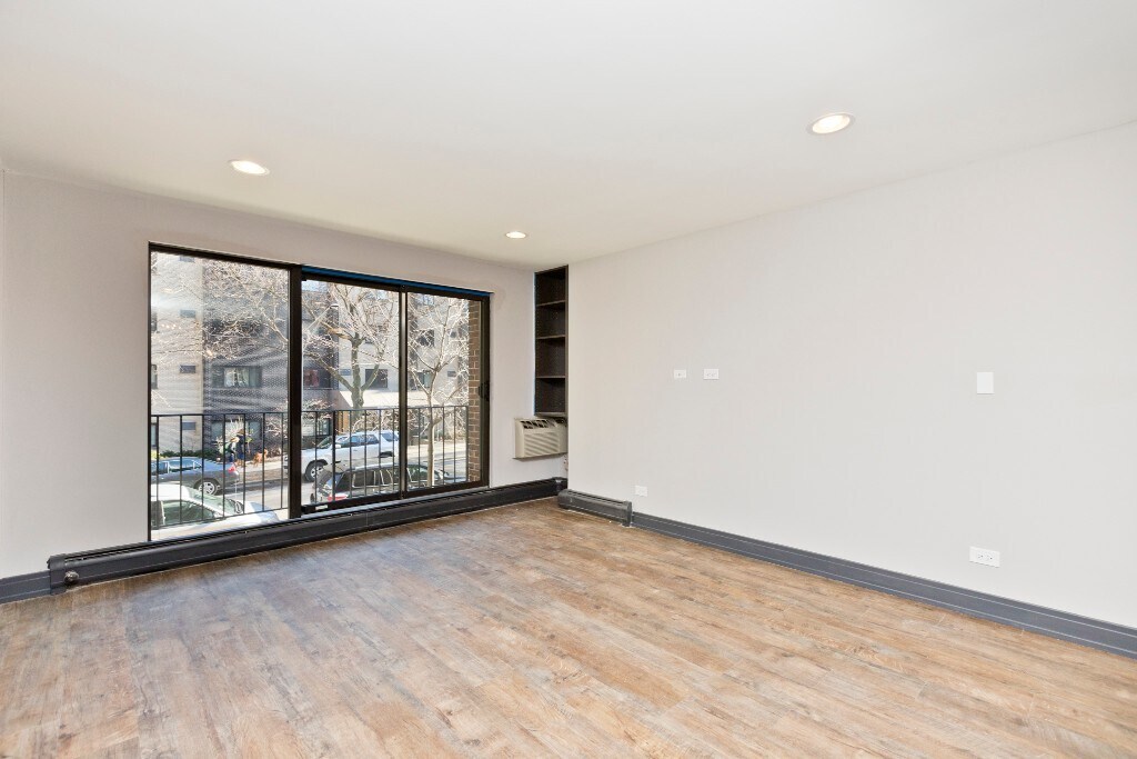 Primary Photo - 515 W Wrightwood Ave