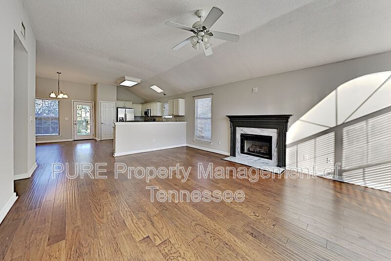Primary Photo - 2114 Spring Hill Cir