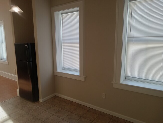 Foto del edificio - 229 W Steins St