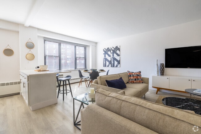 1BR, 1BA - 830SF - Living Room - Prospect Park