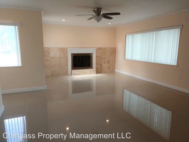 Building Photo - 2 br, 3 bath House - 317 Harbor Drive