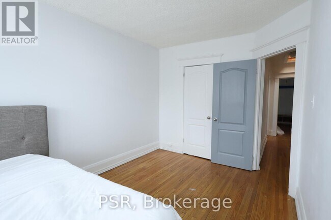Building Photo - 1108 St Clair Ave W