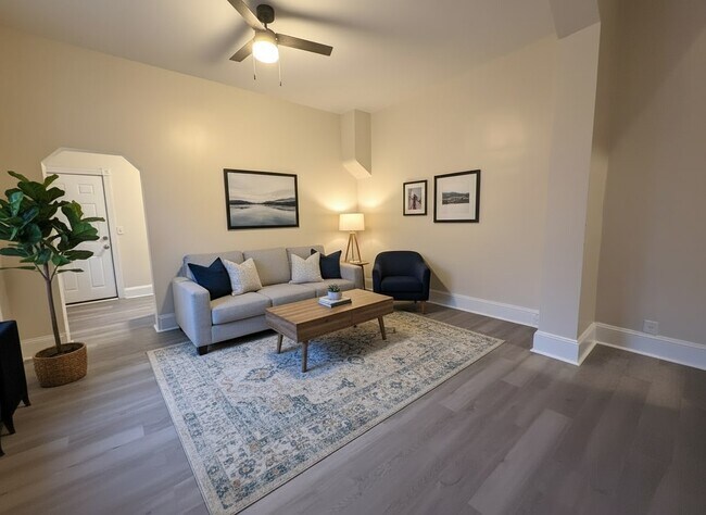 Building Photo - 4441 Richmond St