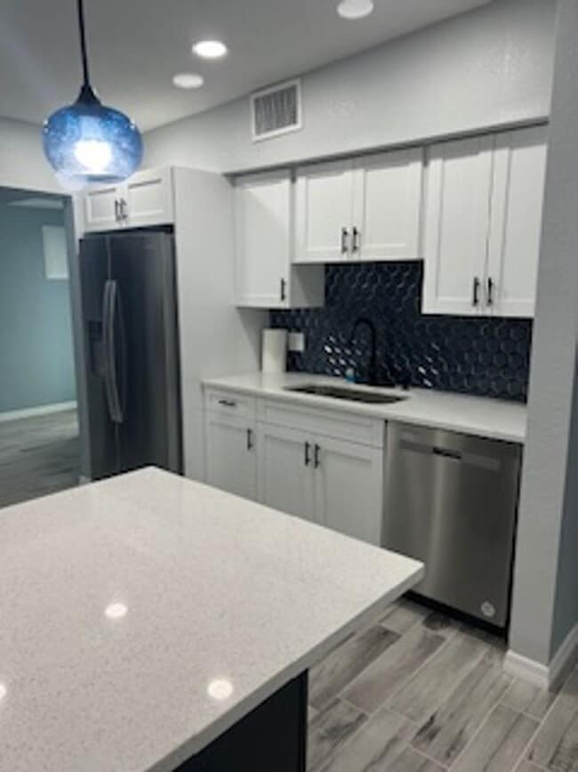 Photo - Beautiful 4/2 available now! House