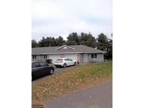 Building Photo - 831 Highview Dr