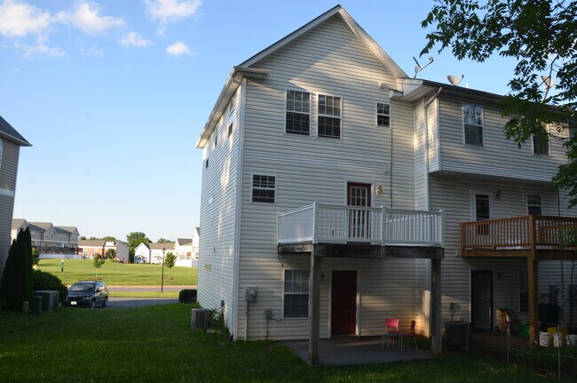Foto del edificio - 311 Emerson Ln