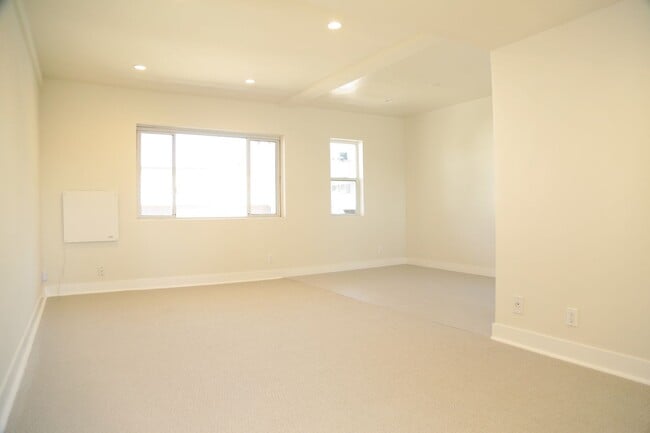 Building Photo - 229 Bicknell Ave