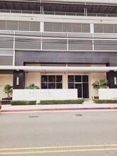 Building Photo - 1009 Kapiolani Blvd