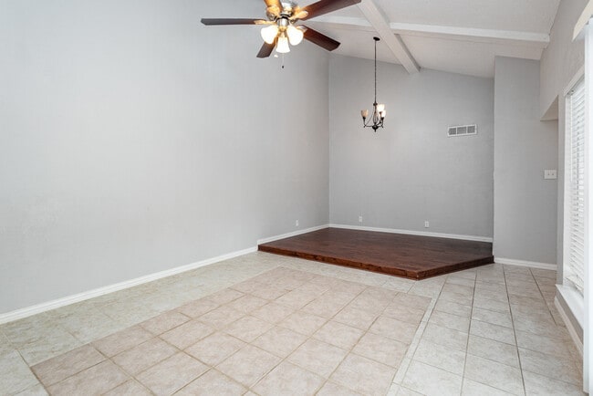 Building Photo - 4665 Country Creek Dr