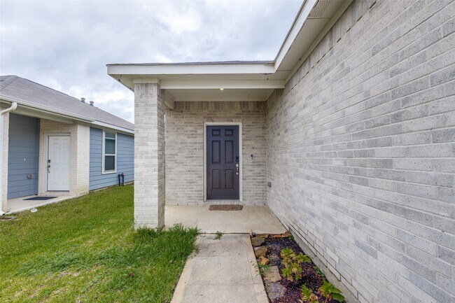 Building Photo - 16666 Moss Ln