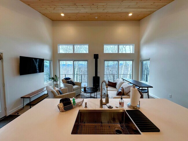 Foto del edificio - 43 Arrowhead Dr