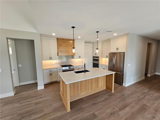 Building Photo - 11301 Wildflower Dr