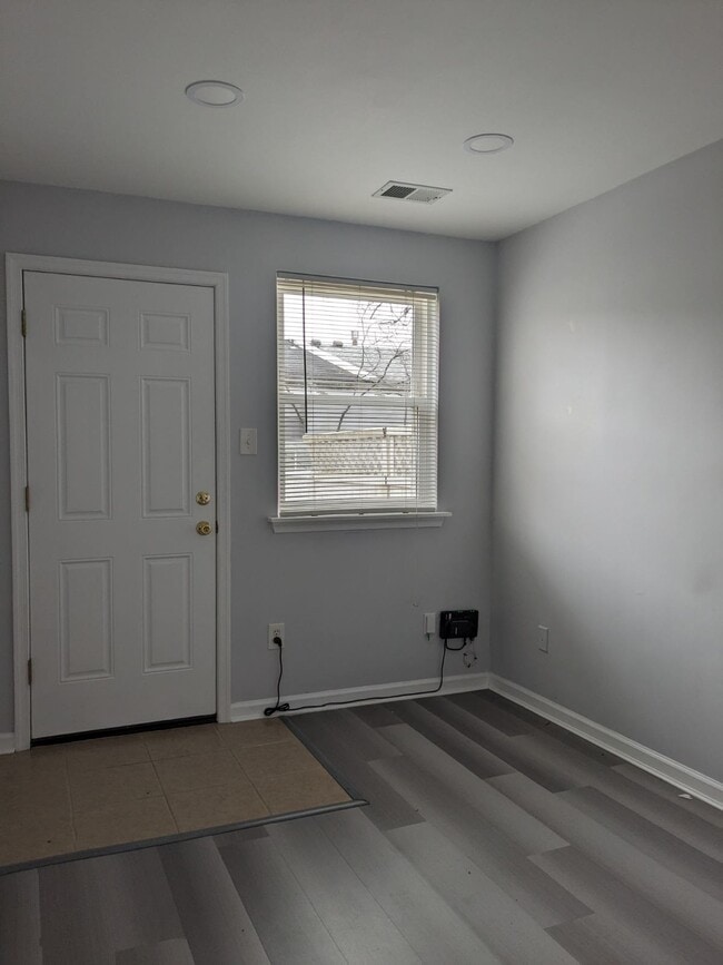 Foto del edificio - 9457 Ashton Rd