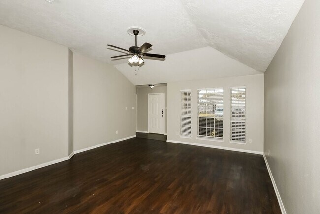 Foto del edificio - 32123 Decker Oaks Dr
