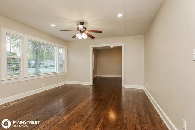 Building Photo - 1303 N Tennessee Blvd