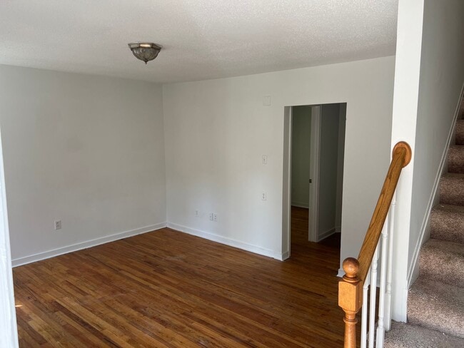 Building Photo - Home Sweet Home! Awesome 4 Bedroom/2 Bath ...