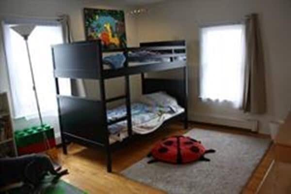 Building Photo - 10 Beecher Pl