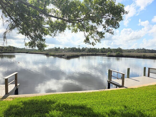 Foto del edificio - 11462 W Bayshore Dr
