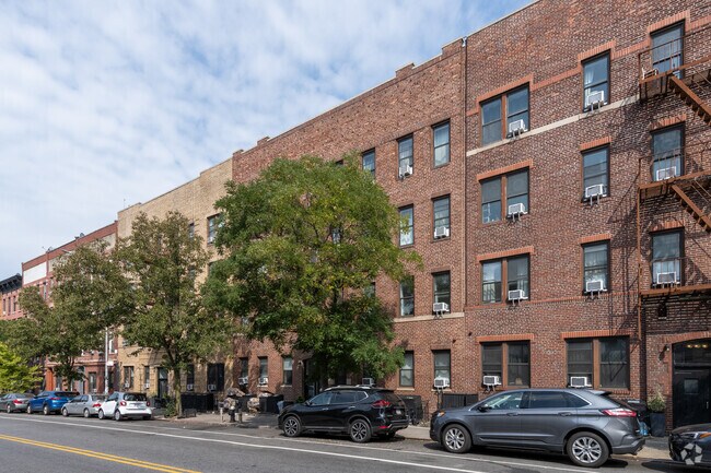 Building Photo - 111 Greenpoint Ave