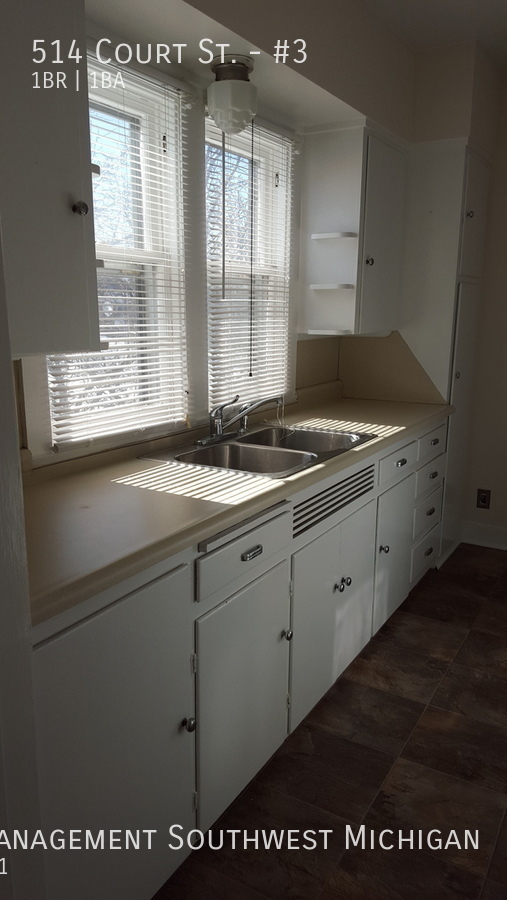 Building Photo - 1 Bedroom/ 1 Bath apartment downtown St Jo...