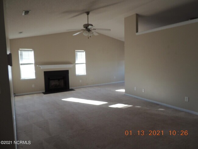 Foto del edificio - 166 Wheaton Dr