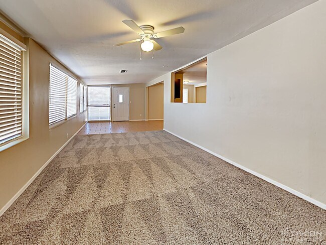 Foto del edificio - 14801 N 29th Dr