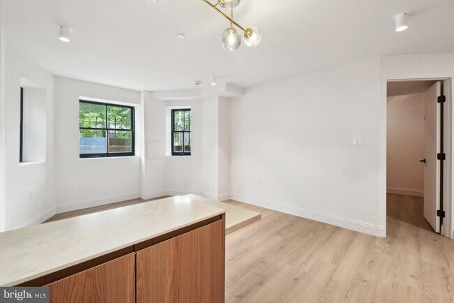 Foto del edificio - 23 Logan Cir NW