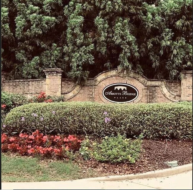Building Photo - 10770 Brunson Dr