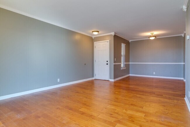 Building Photo - MOVE IN READY NASHVILLE RENTAL!!