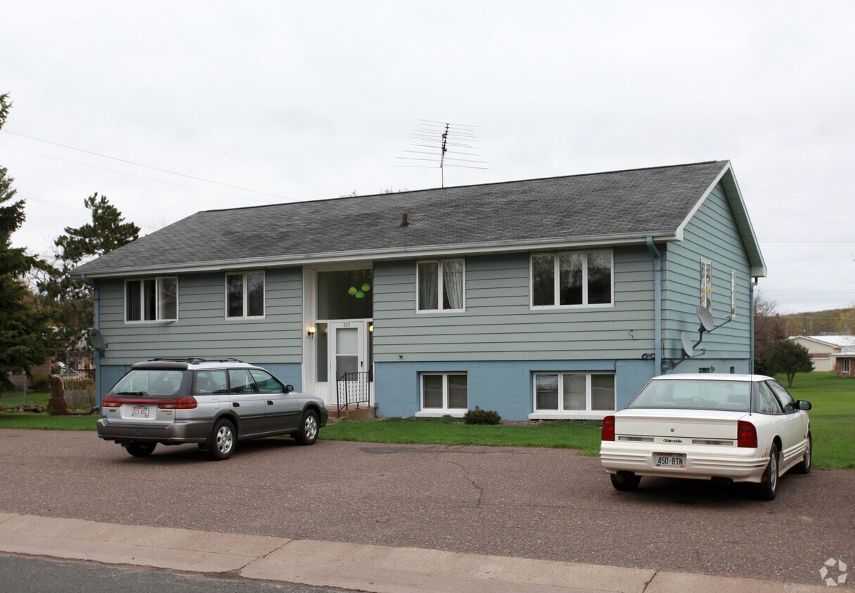 Primary Photo - 200-220 Tower Rd