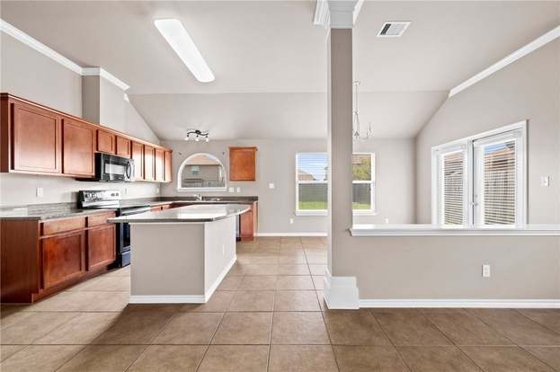 Foto del edificio - 2115 Tallow Dr