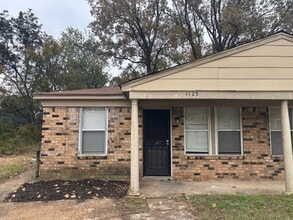 Building Photo - 1425 Todds Creek Cove