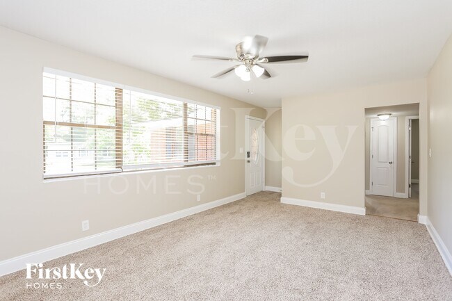 Foto del edificio - 6641 Pine Summit Dr