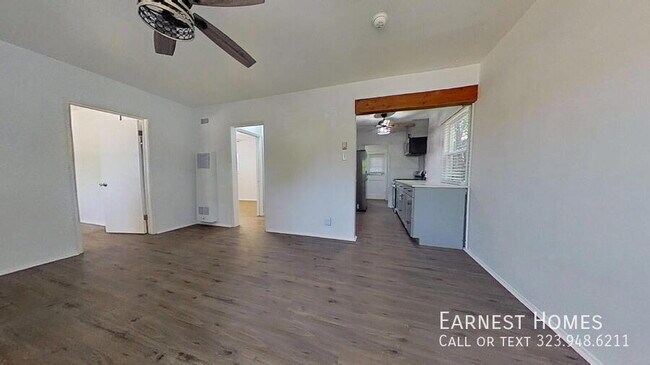 Foto del edificio - 15544 Romar St