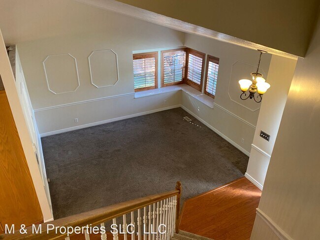 Foto del edificio - 4 br, 2.5 bath House - 601 E Cherry Plum C...
