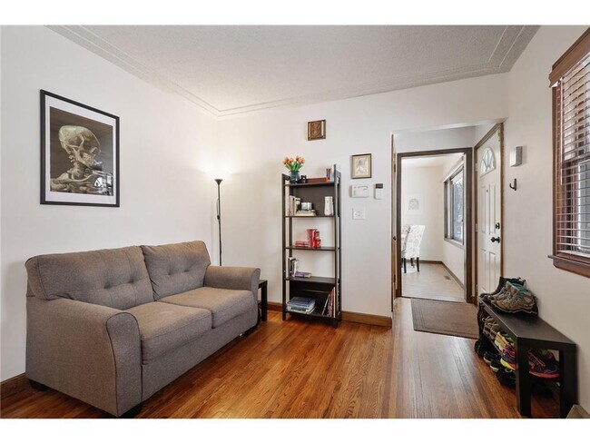 Foto del edificio - 3400 N Upton Ave